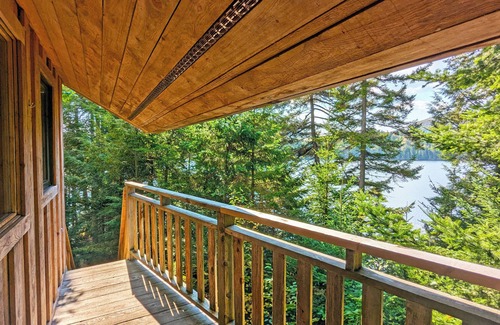 Saint-Faustin-Lac-Carre House | Treehouse #01 (Lakefront)