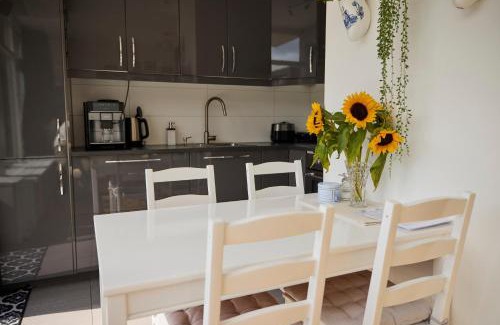 Duivendrecht Bed & Breakfast | Treehouse Inn