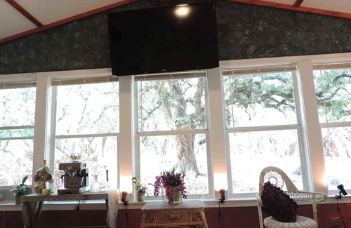 Boerne Cabin | TreeHouse Suite @ HomeAway Ranch