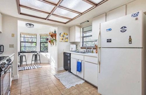 Elfers House | Treehouse Vibes! - 3BR/2BA Stilt Home - 10 Min From Beach - Pet-Friendly