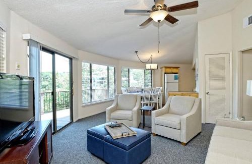 Lakeway House | Treetop Bungalow - Community Pool Hot Tub #18