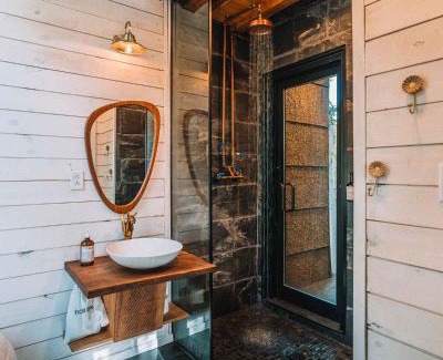 Chattanooga Ski Chalet | Treetop Hideaways: Dogwood Treehouse in Chattanooga