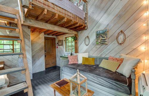 Flintstone Ski Chalet | Treetop Hideaways: Luna Loft Treehouse