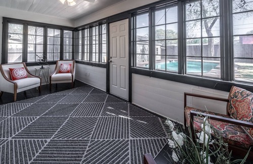 Heart of Lubbock House | Treetop Manor - 3BR/3BA - Sleeps 12