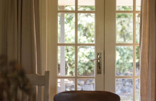 Wooloweyah House | TREETOP RETREAT, TOP NOTCH