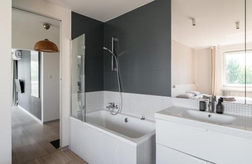 Grunwald Apartment | TreeTop Studio near MTP