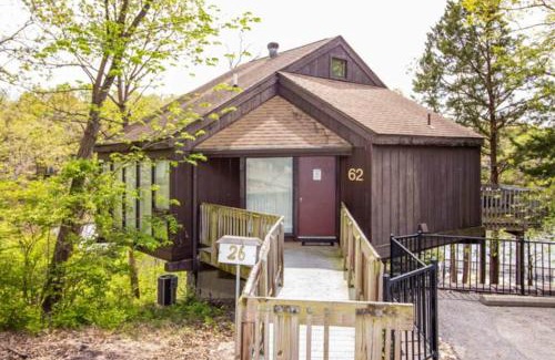 Village of Four Seasons House | Treetop Village-3bed3bapoolslakefrontlakeview