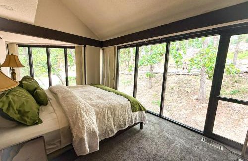 Village of Four Seasons House | Treetop Village-3bed3bapoolslakefrontlakeview