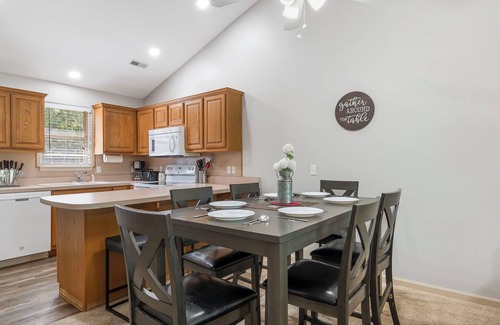 Branson West Condo | Treetop Walk-In Golf Condo, Sleeps 8, Close to Silver Dollar City