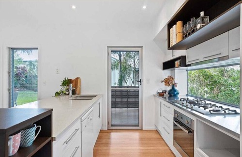 Pottsville House | Treetops - Modern Beach Retreat - Koala Beach Pottsville