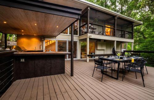 Gainesville House | TreeTops Spacious Architectural Retreat
