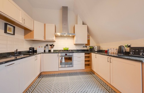 Cromer Apartment | Treetops - Two Bedroom Apartment, Sleeps 4