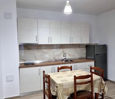 Tushemisht Apartment | Treis Apartment
