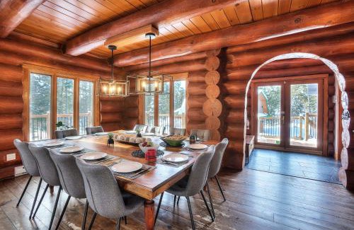 Lac Superieur Village Apartment | TREMBLANT Accès LAC et rivière SPA BILLARD FOYER Jaccuzi fireplace pool table lake and river access