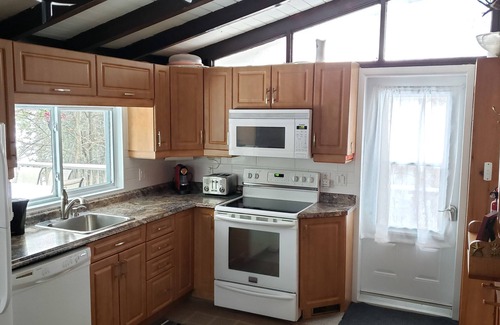 Mont-Tremblant Ski Chalet | Tremblant Lakeside Cottage with Hot Tub