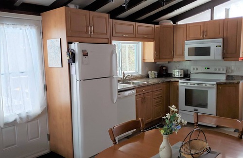 Mont-Tremblant Ski Chalet | Tremblant Lakeside Cottage with Hot Tub
