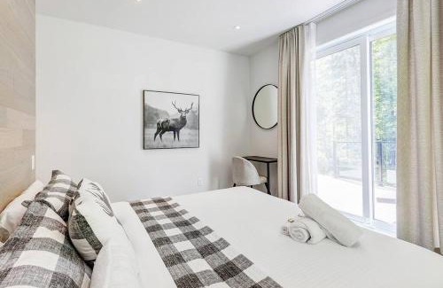 La Conception House | Tremblant Oasis: Luxury, Nature, Hot Tub, Views!