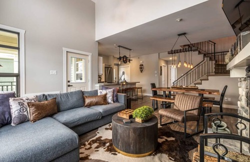 Tremblant-Les-Eaux Condo | Tremblant Prestige - Les Eaux 227-5