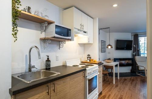 Mont-Tremblant Village Apartment | Tremblant Studio Woodland by My Tremblant Location