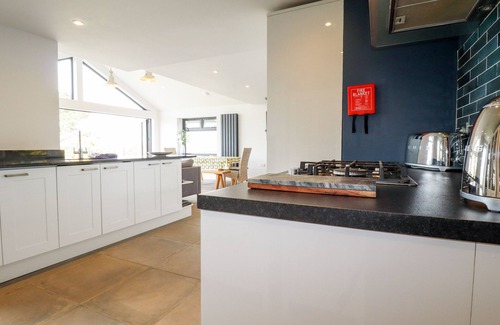 Egloshayle House | TRENANT VIEW, pet friendly, luxury holiday cottage in Wadebridge