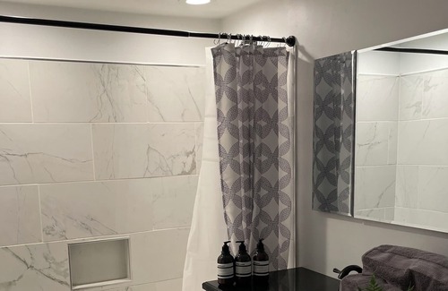 The Gap House | Trendy 1- Bedroom Apartment 10 mins to Downtown!