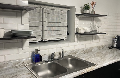 The Gap House | Trendy 1- Bedroom Apartment 10 mins to Downtown!