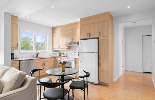 Little Italy Apartment | Trendy 2-Bedroom Haven by Jean Talon Market