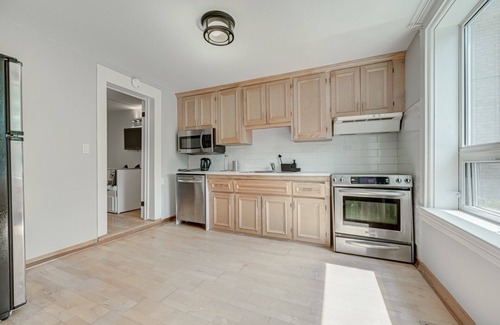 Mimico House | Trendy 2B, Minutes from DowntownToronto,by the Lake. Ideal for Long Term Stays!