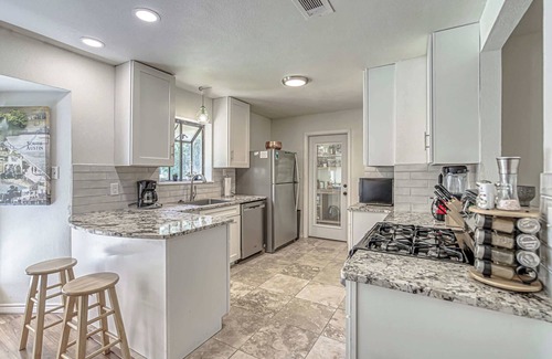 South Lamar House | Trendy 3 BDR Located in SoLa!
