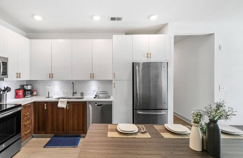 Forest Park Apartment | ~ Trendy 3BR/2BA Urban Oasis! ~