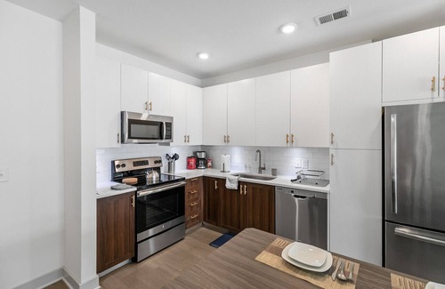 Forest Park Apartment | ~ Trendy 3BR/2BA Urban Oasis! ~