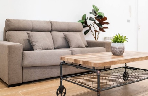 Camino de Ronda Apartment | Trendy and Bright Apartment