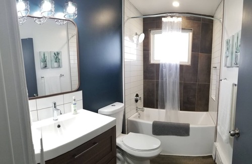 Sudbury Apartment | Trendy DT 2 bed Apt -- Ensuite laundry #4