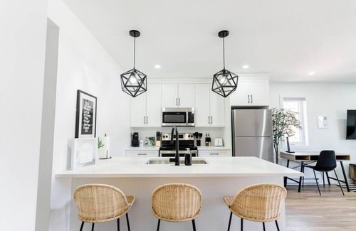 Winnipeg House | *Trendy Home | Free Parking | 7 min to Downtown*