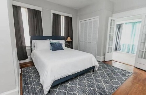 Birmingham House | Trendy Lakeview Craftsman