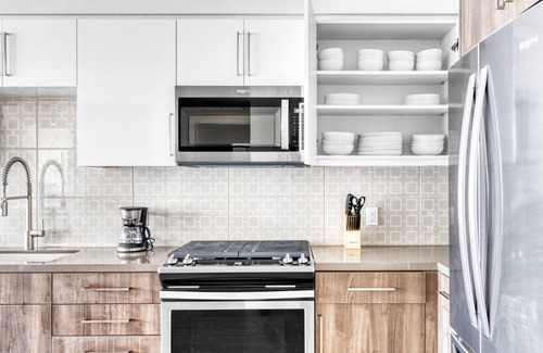 Milpitas Apartment | Trendy Milpitas 2BR w/Pool, Gym & Lounge, walk to BART, by Blueground