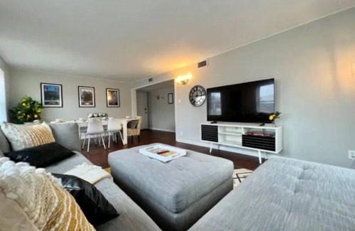 Lake Ozark Condo | Trendy South Hampton