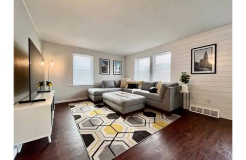 Lake Ozark Condo | Trendy South Hampton