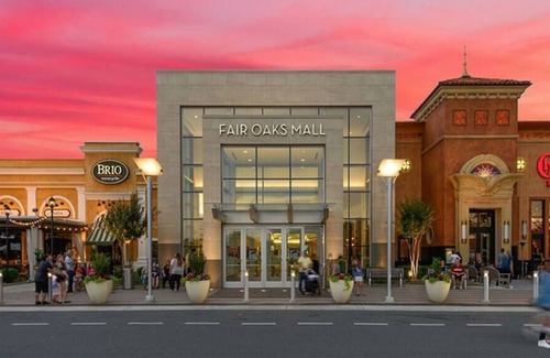Fairfax Apartment | Trendy & Spacious Home in Fairfax with Pool -FREE Parking