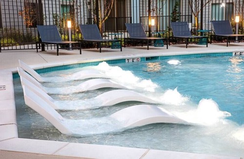 Fairfax Apartment | Trendy & Spacious Home in Fairfax with Pool -FREE Parking