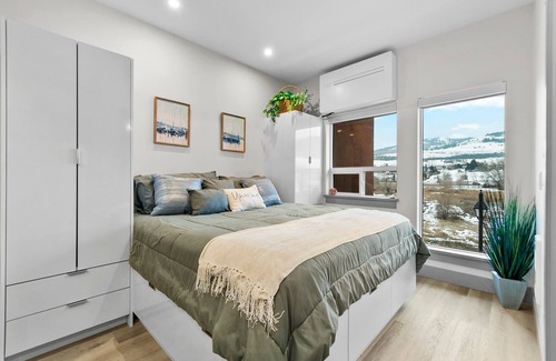 Vernon Apartment | Trendy Studio, Mountain Views, Close to Ski Hill!