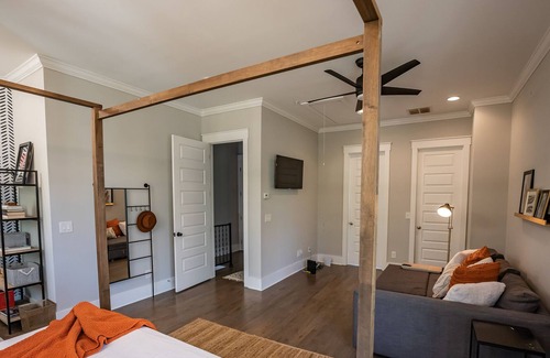 Hapeville House | Trendy Town Home At the Airport