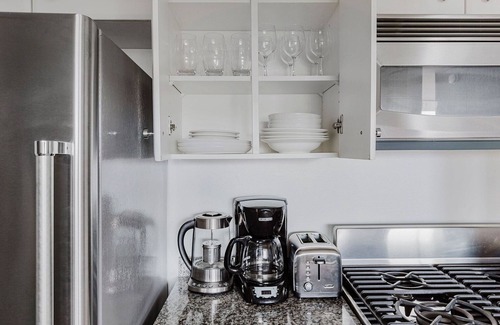 Union Square Apartment | Trendy Union Sq Studio w/Doorman + Gym, near NYU by Blueground