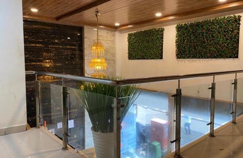 Kandiwali West Hotel | TRI HOTEL
