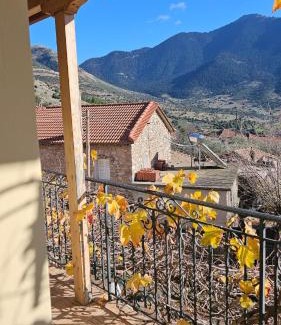 Vlacherna Apartment | Triantafillia - Mountain Lodge by Ladonia Εpi