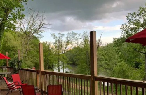 Steelville House | Tribal Suite @ Meramec Riverside Lodge & Retreat on the banks of Meramec River