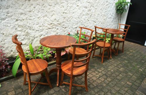 Milagiriya Bed & Breakfast | TricycleBnB & Cafe