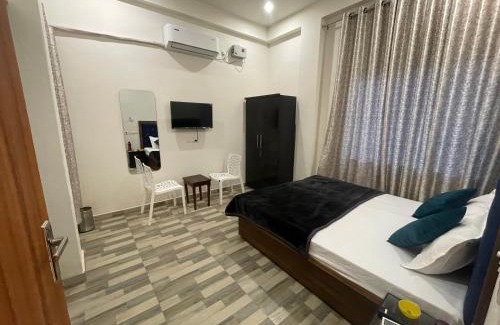 Mahmoorganj House | Tridev Inn near Railway station & 2km from Kashi Vishwanath Temple