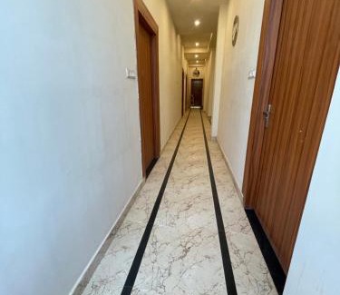 Mahmoorganj House | Tridev Inn near Railway station & 2km from Kashi Vishwanath Temple