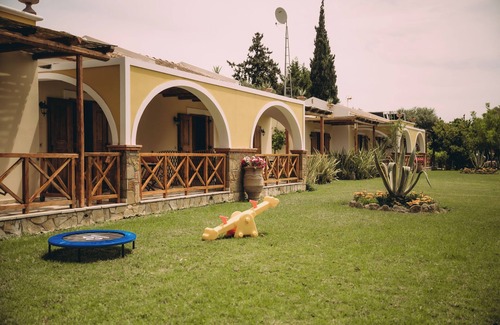 Ilida Apartment | Trikalioti's Lush Estate Apt Afrodity, Palouki, Greece